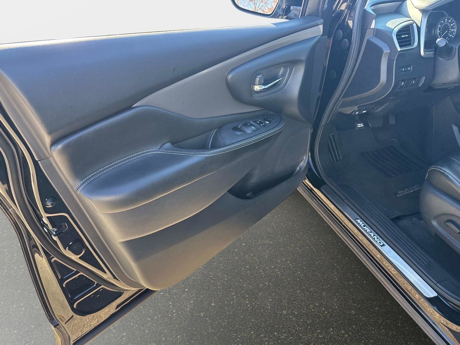 Used 2022 Nissan Murano SV w/ SV Midnight Edition Package image 18