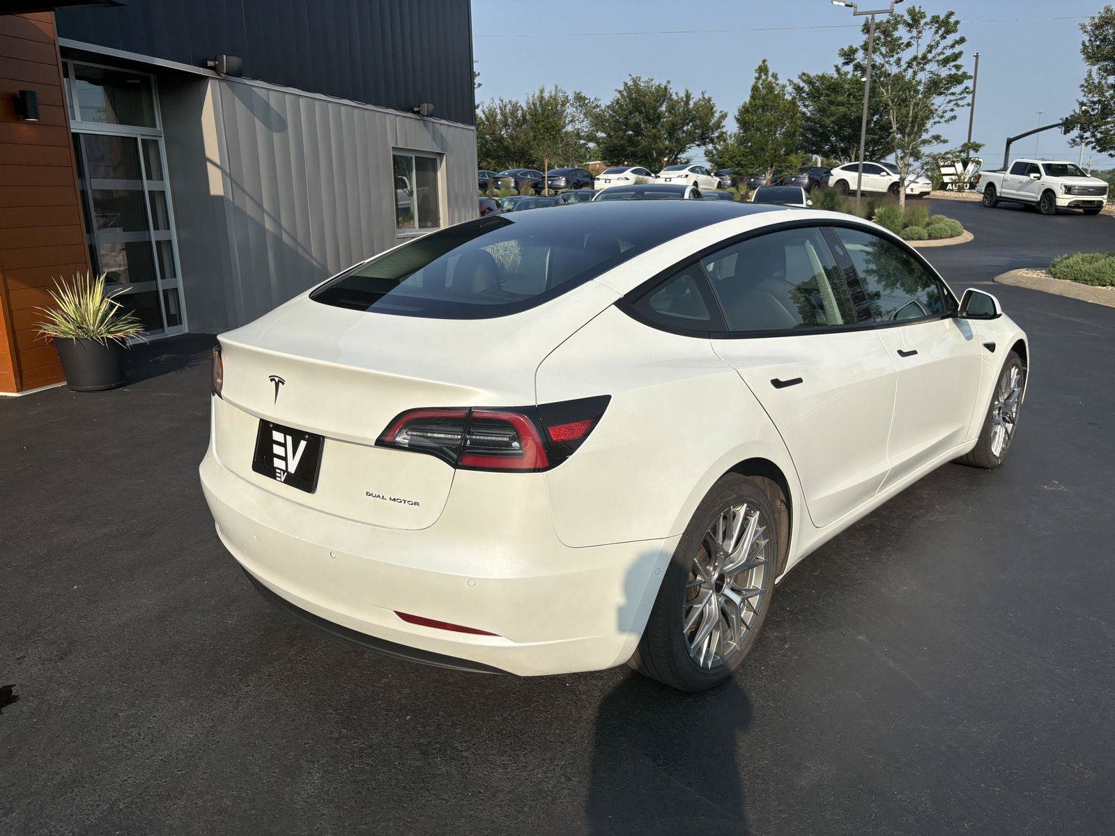 Used 2022 Tesla Model 3 Long Range AWD/4WD image 9