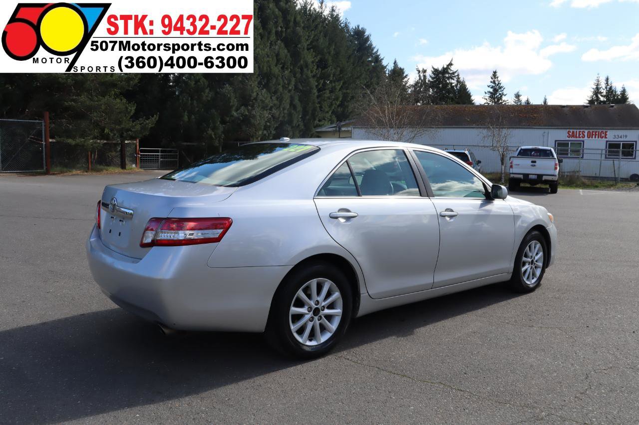 Used 2010 Toyota Camry SE FWD image 8