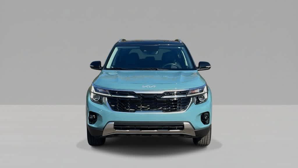 Used 2025 Kia Seltos S AWD/4WD image 3