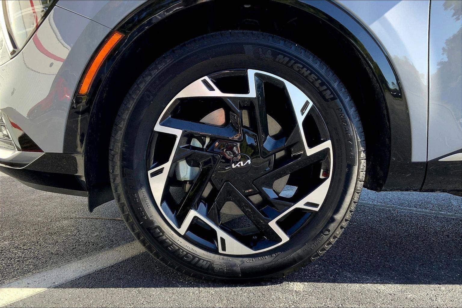 Used 2024 Kia Sportage SX image 9