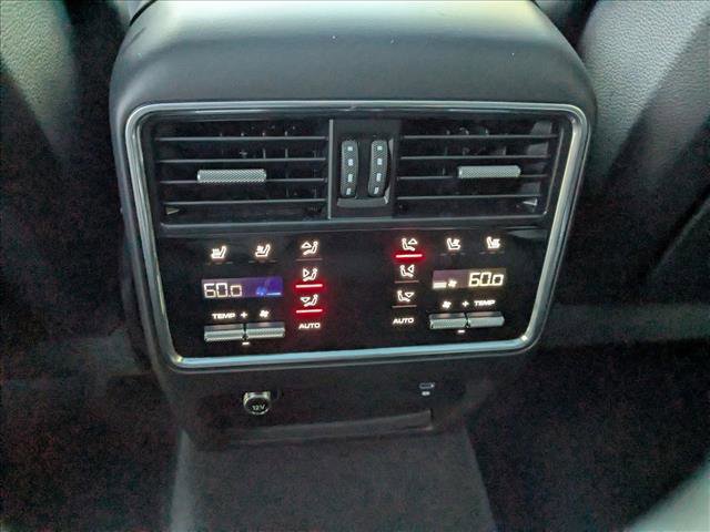 Used 2023 Porsche Cayenne Platinum Edition image 18