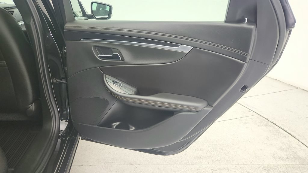 Used 2016 Chevrolet Impala LT w/ Convenience Package FWD image 30