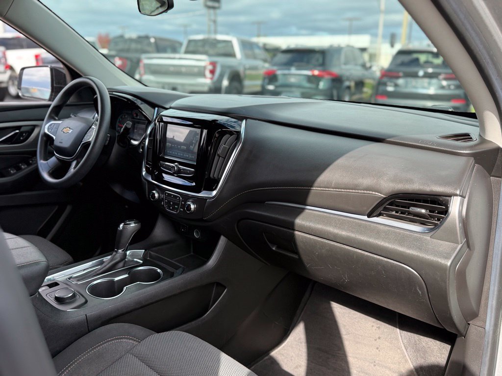 Used 2019 Chevrolet Traverse LS w/ LPO, Blackout Package FWD image 12