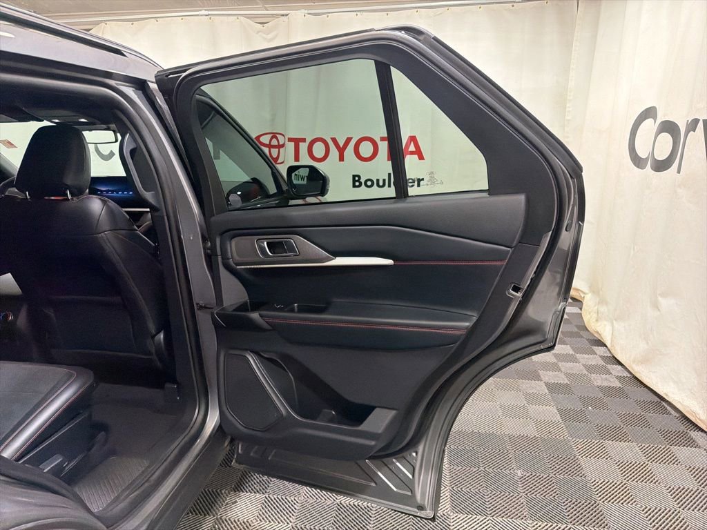 Used 2025 Ford Explorer ST image 13