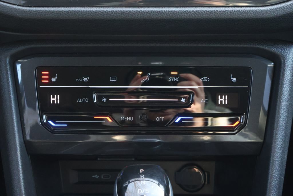 Used 2024 Volkswagen Tiguan Wolfsburg Edition image 17