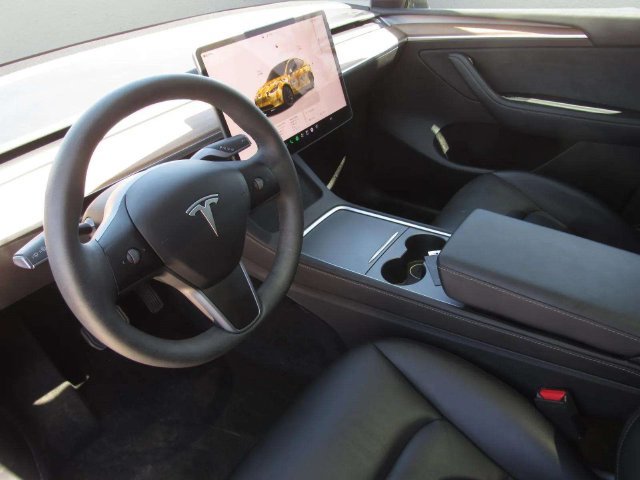 Used 2025 Tesla Model Y Long Range RWD image 14