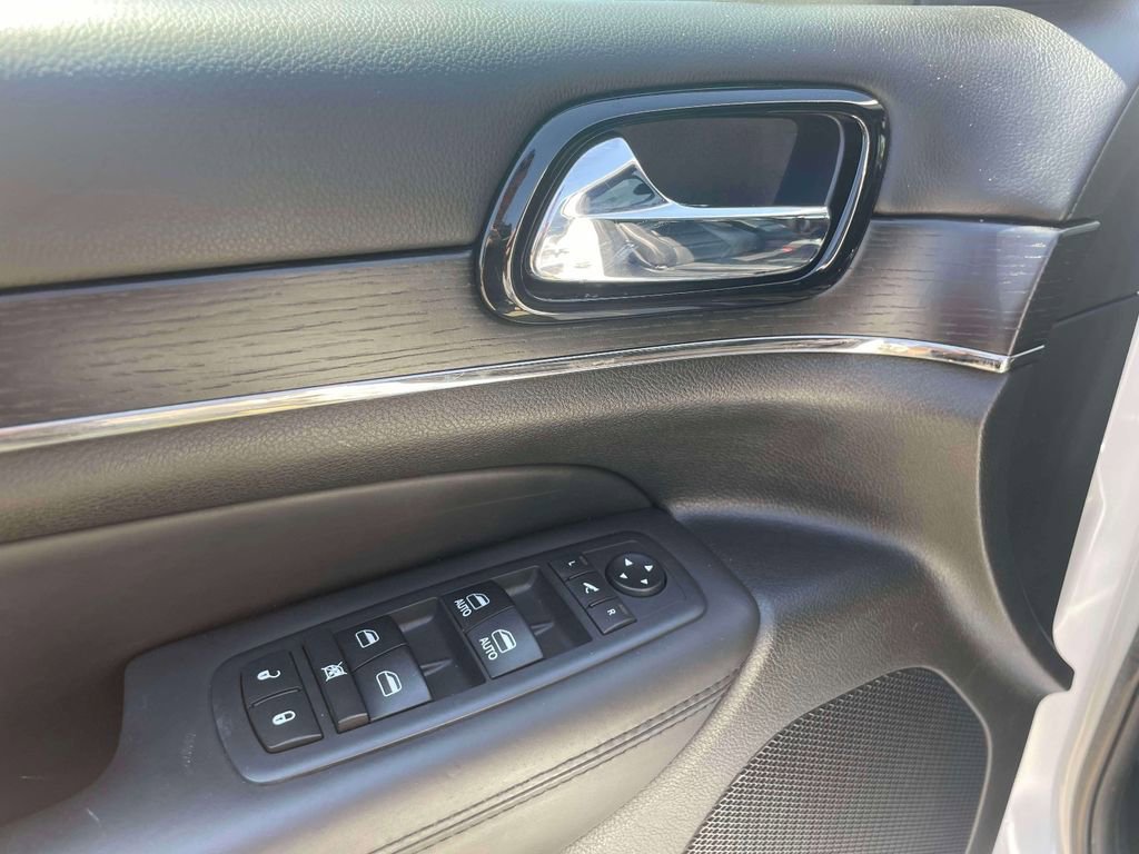 Used 2019 Jeep Grand Cherokee High Altitude AWD/4WD image 17