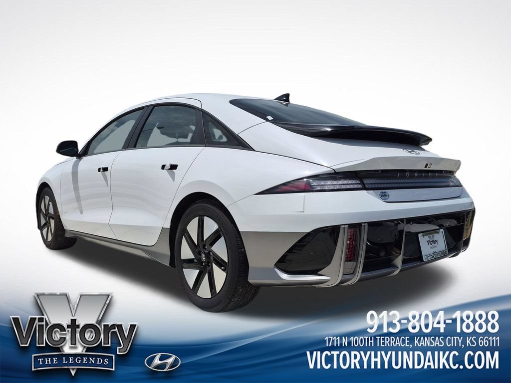 Used 2025 Hyundai Ioniq 6 SE RWD image 2
