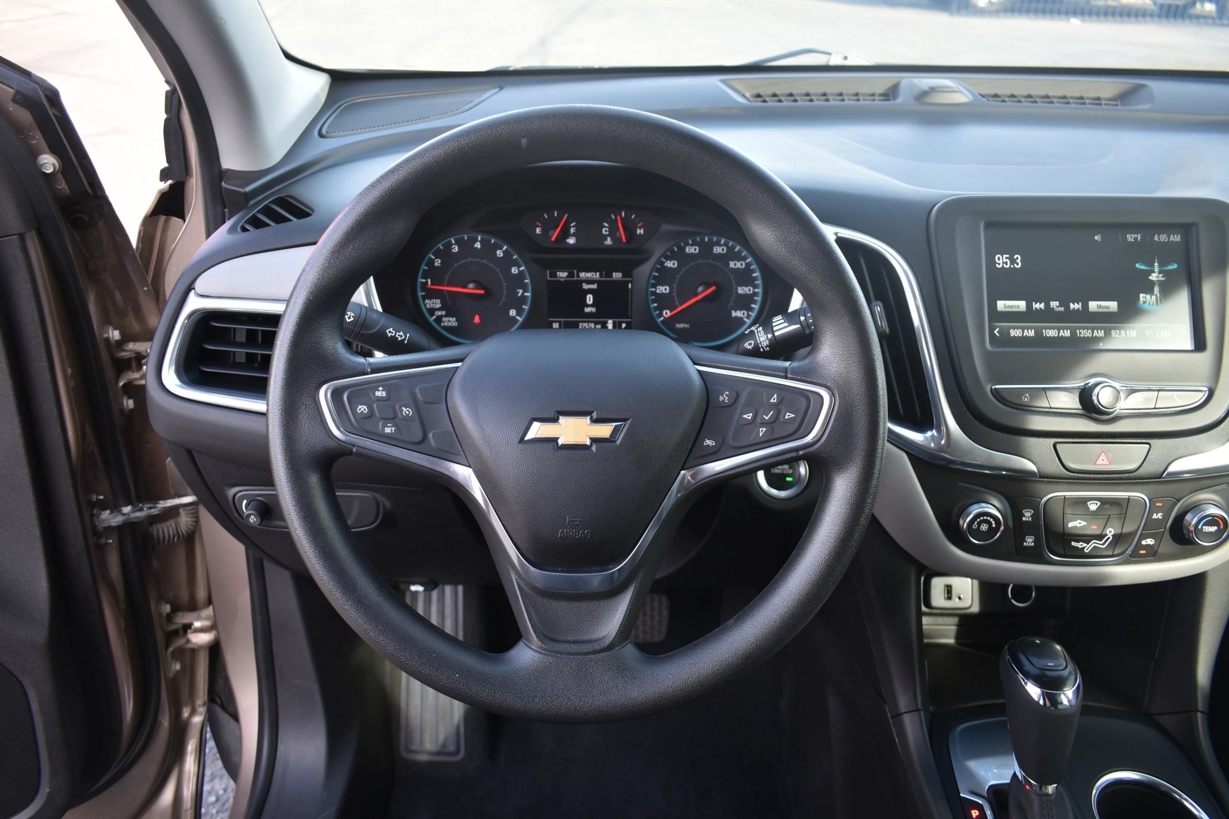 Used 2018 Chevrolet Equinox LS FWD image 12