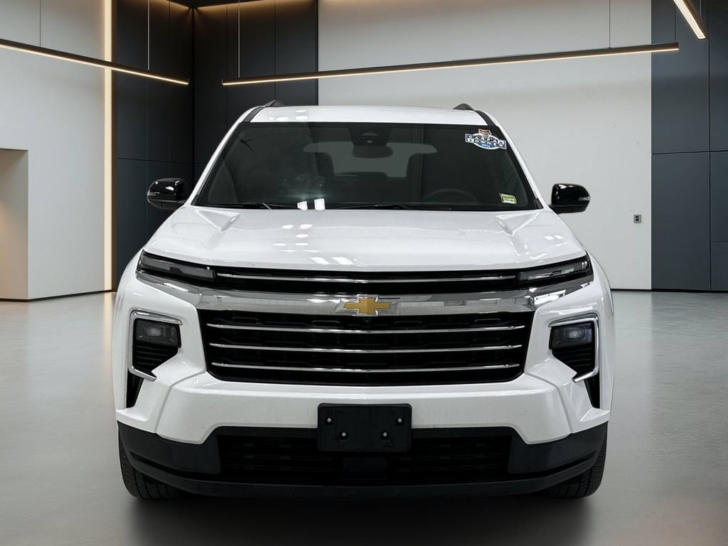 Used 2025 Chevrolet Traverse LT w/ Driver Confidence Package FWD image 9