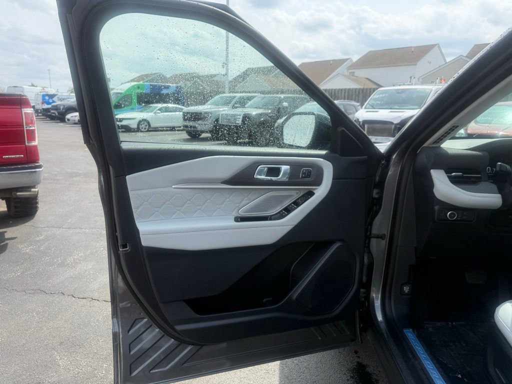 New 2026 Ford Explorer Platinum AWD/4WD image 10