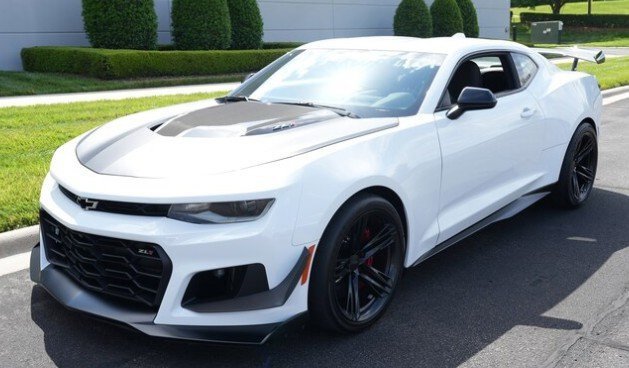 Used 2022 Chevrolet Camaro ZL1 image 1