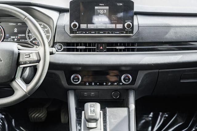 Used 2022 Mitsubishi Outlander ES image 19