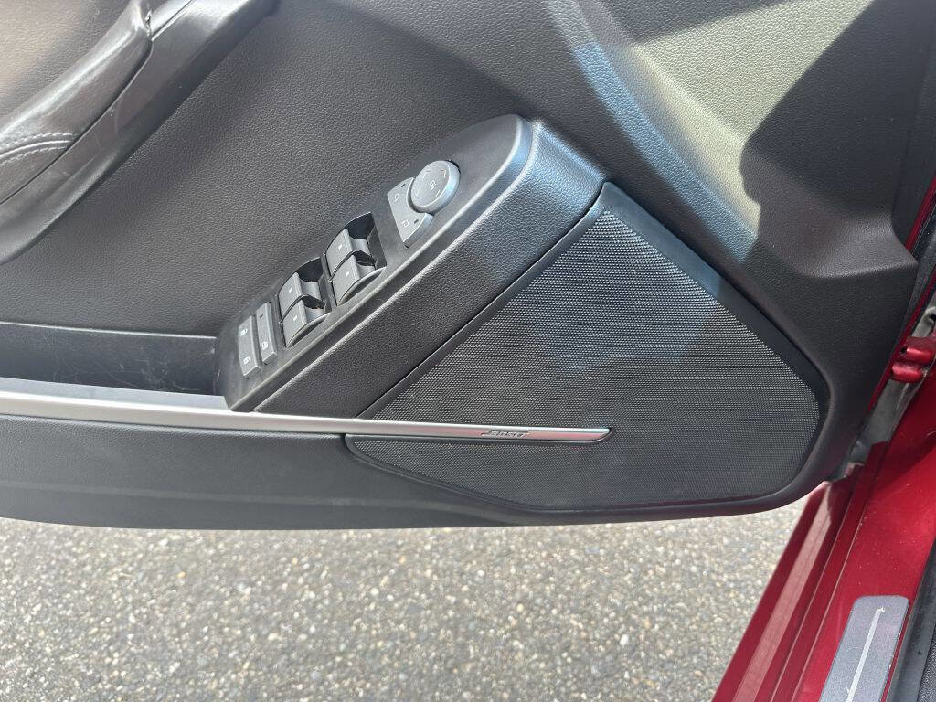 Used 2010 Cadillac CTS Premium image 25