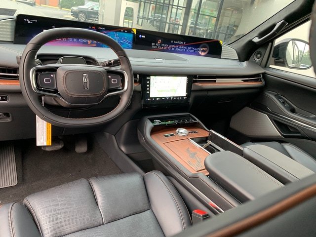 New 2027 Lincoln Navigator Black Label AWD/4WD image 17