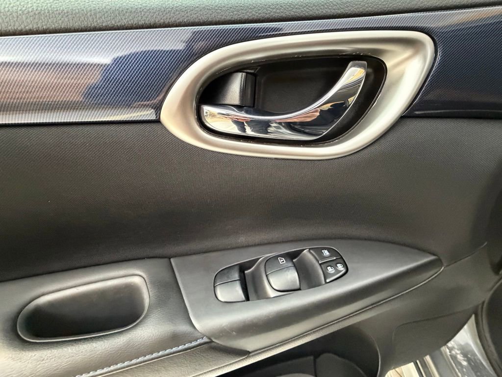 Used 2018 Nissan Sentra SR w/ SR Midnight Edition Package image 20