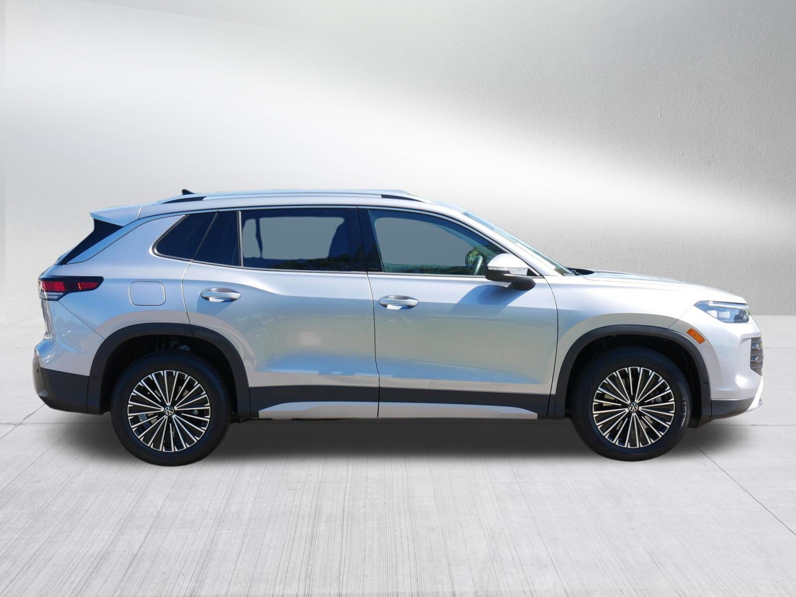 Certified 2026 Volkswagen Tiguan S AWD/4WD image 8