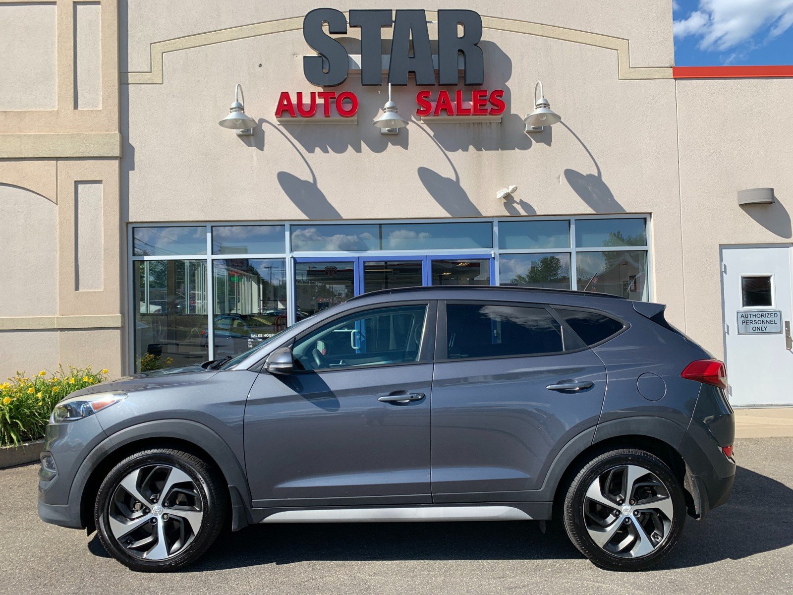 Used 2017 Hyundai Tucson Value AWD/4WD image 4
