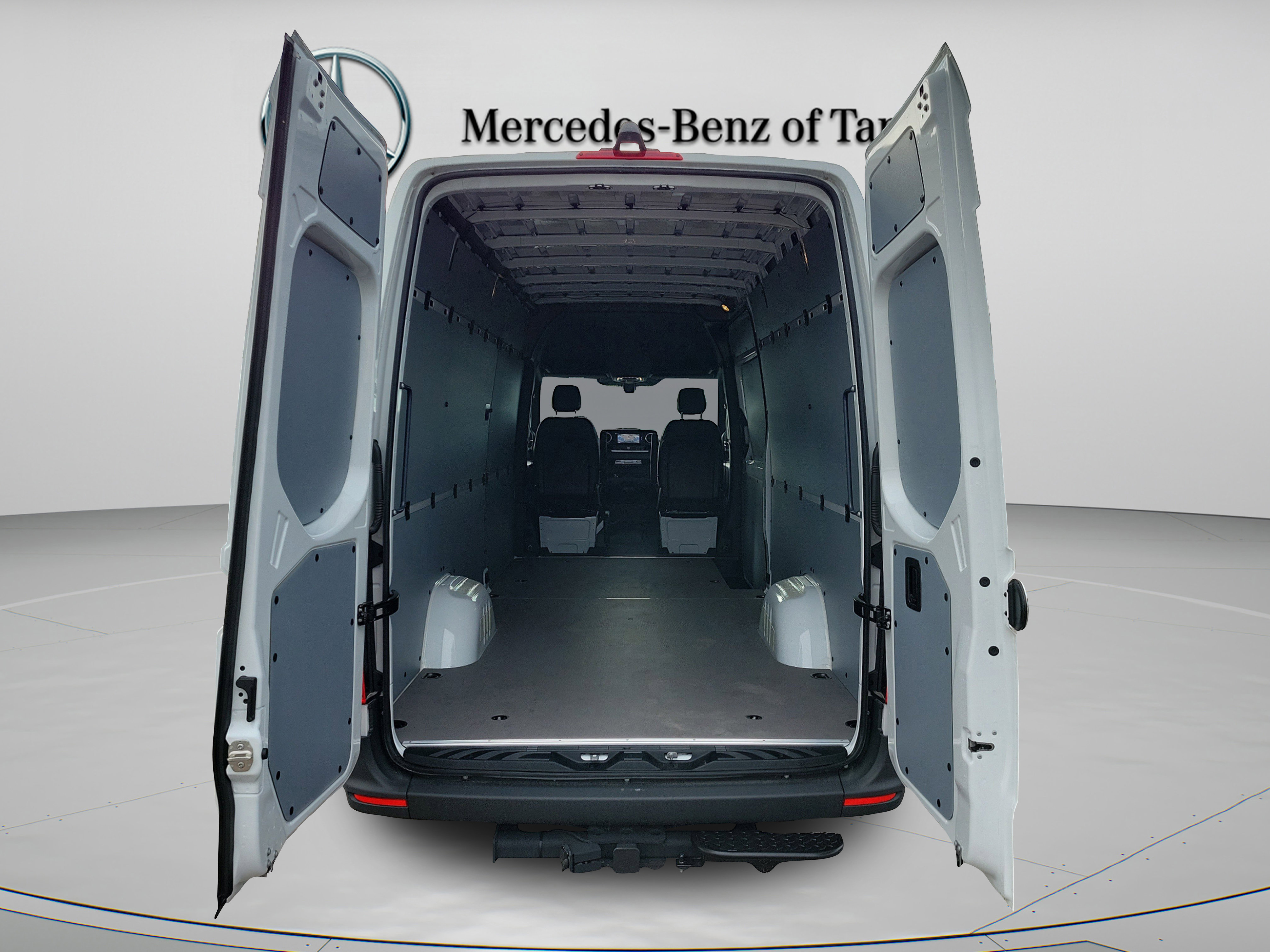 Used 2025 Mercedes-Benz Sprinter 2500 image 30