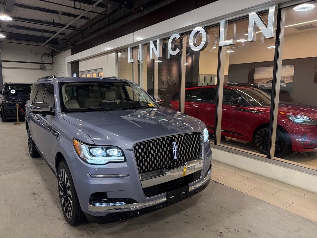 Used 2022 Lincoln Navigator L Black Label AWD/4WD image 3