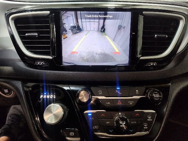 Used 2020 Chrysler Pacifica Touring-L Plus FWD image 22