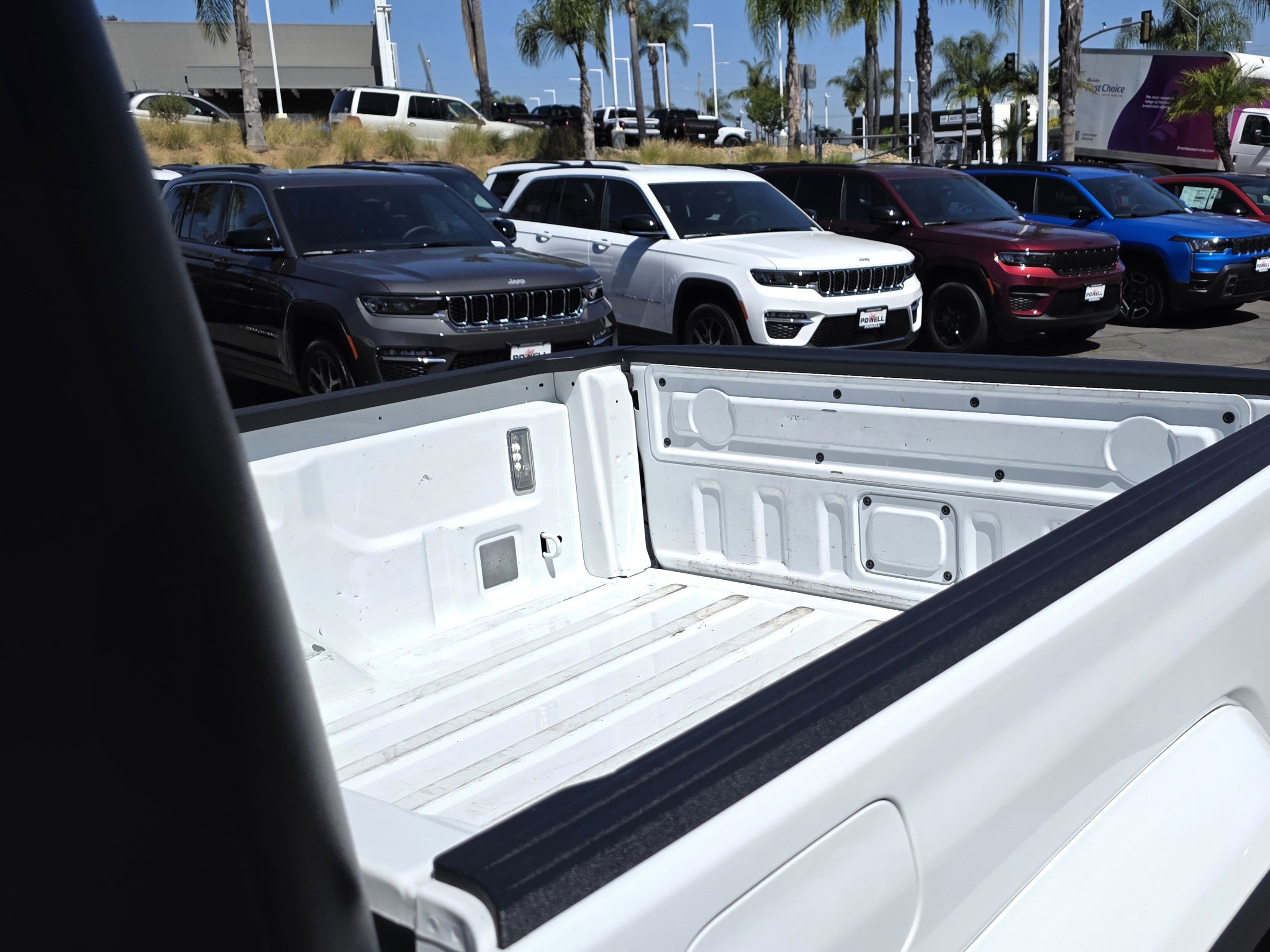 Certified 2023 Jeep Gladiator Sport AWD/4WD image 17