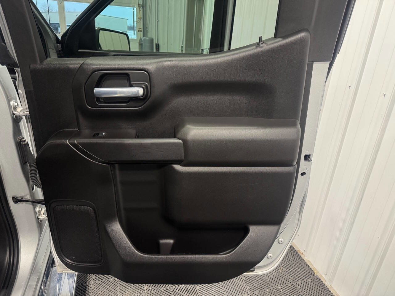 Used 2021 Chevrolet Silverado 1500 LT image 25