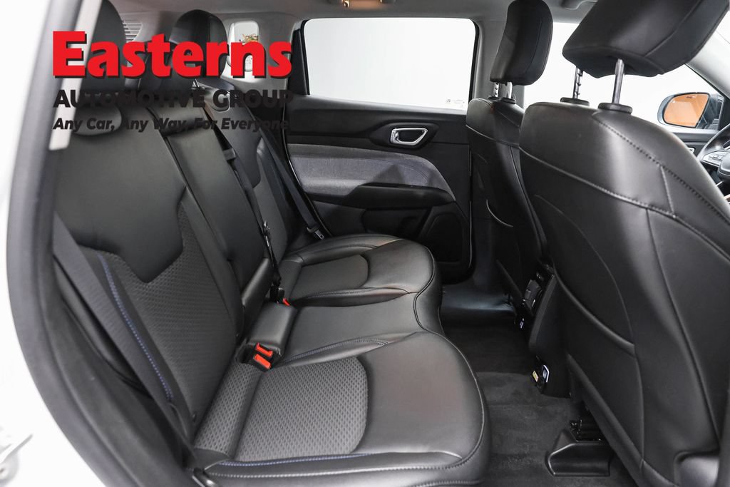 Used 2022 Jeep Compass Latitude w/ Convenience Group AWD/4WD image 22
