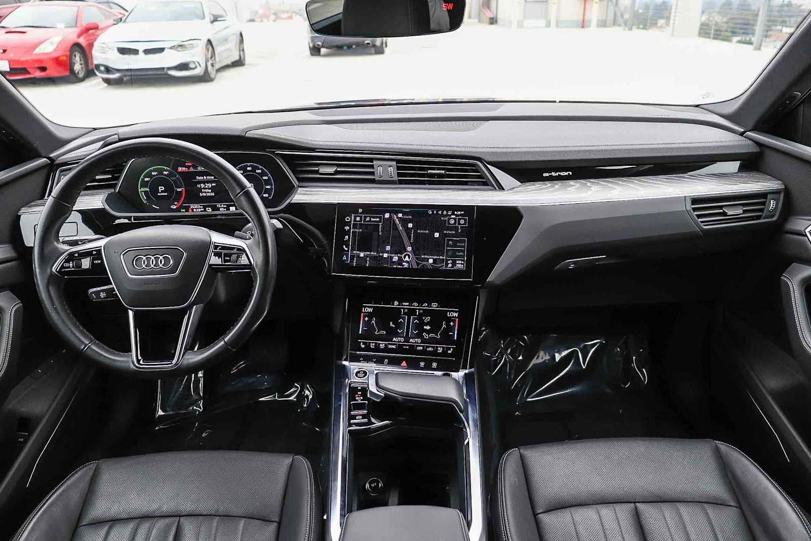 Used 2024 Audi Q8 e-tron Premium Plus w/ Premium Plus Package AWD/4WD image 16