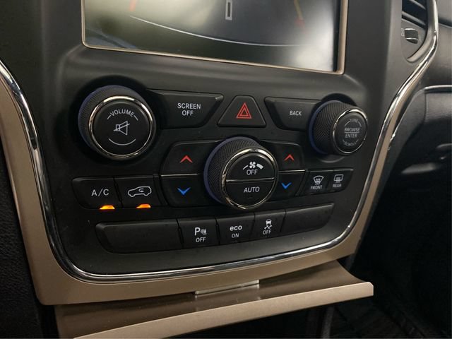 Used 2015 Jeep Grand Cherokee Limited w/ Trailer Tow Group IV AWD/4WD image 32