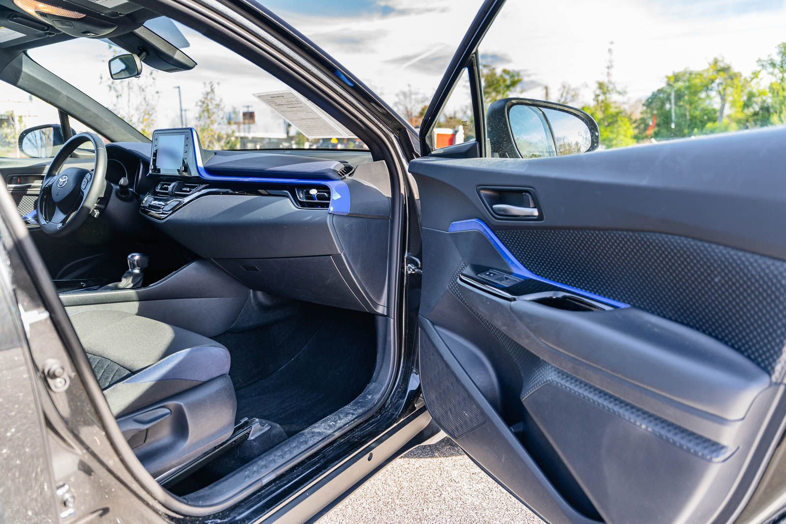 Used 2021 Toyota C-HR XLE image 12