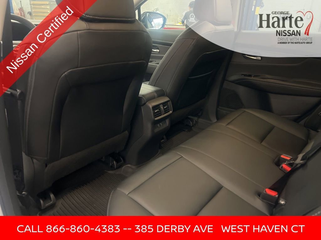 Certified 2025 Nissan Murano SV image 29