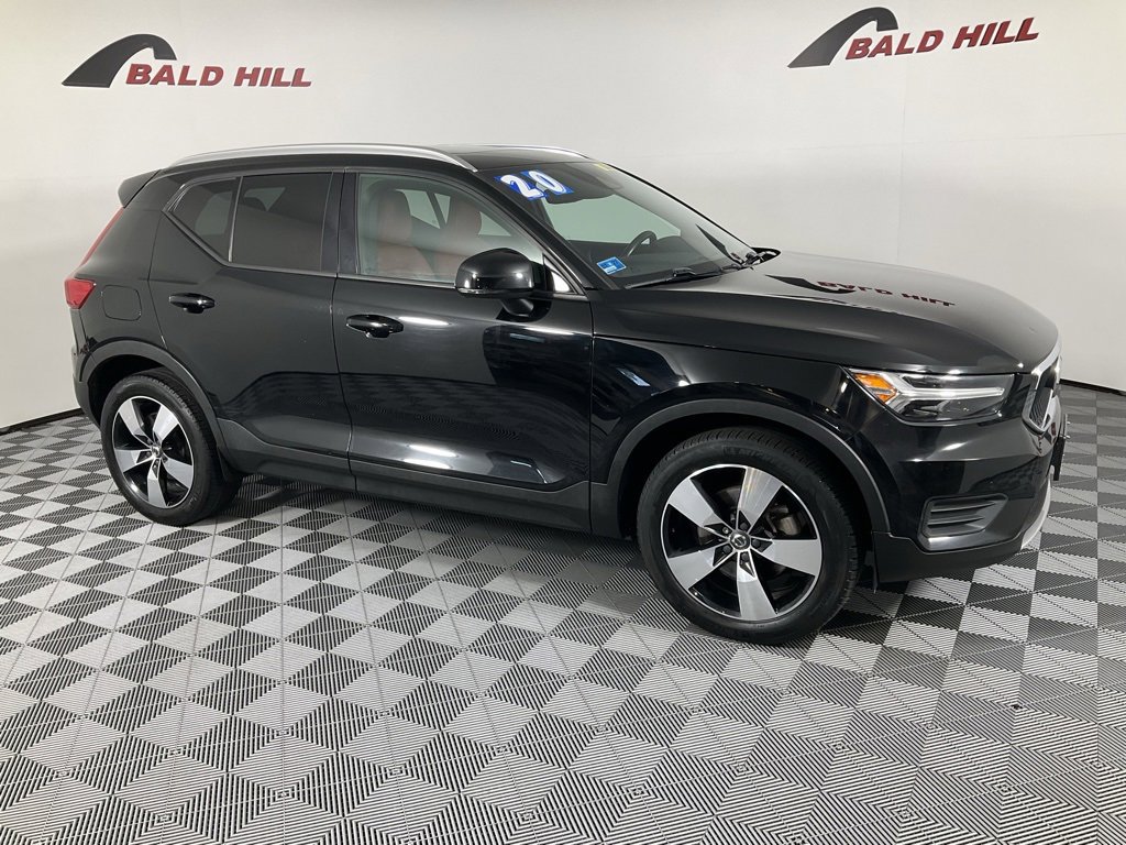Used 2020 Volvo XC40 T5 Momentum w/ Premium Package