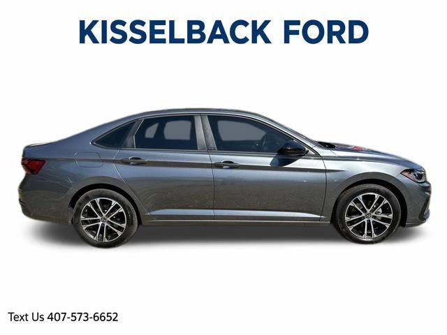 Used 2025 Volkswagen Jetta Sport FWD image 2