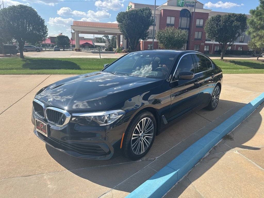 Used 2020 BMW 540i xDrive w/ Premium Package image 4