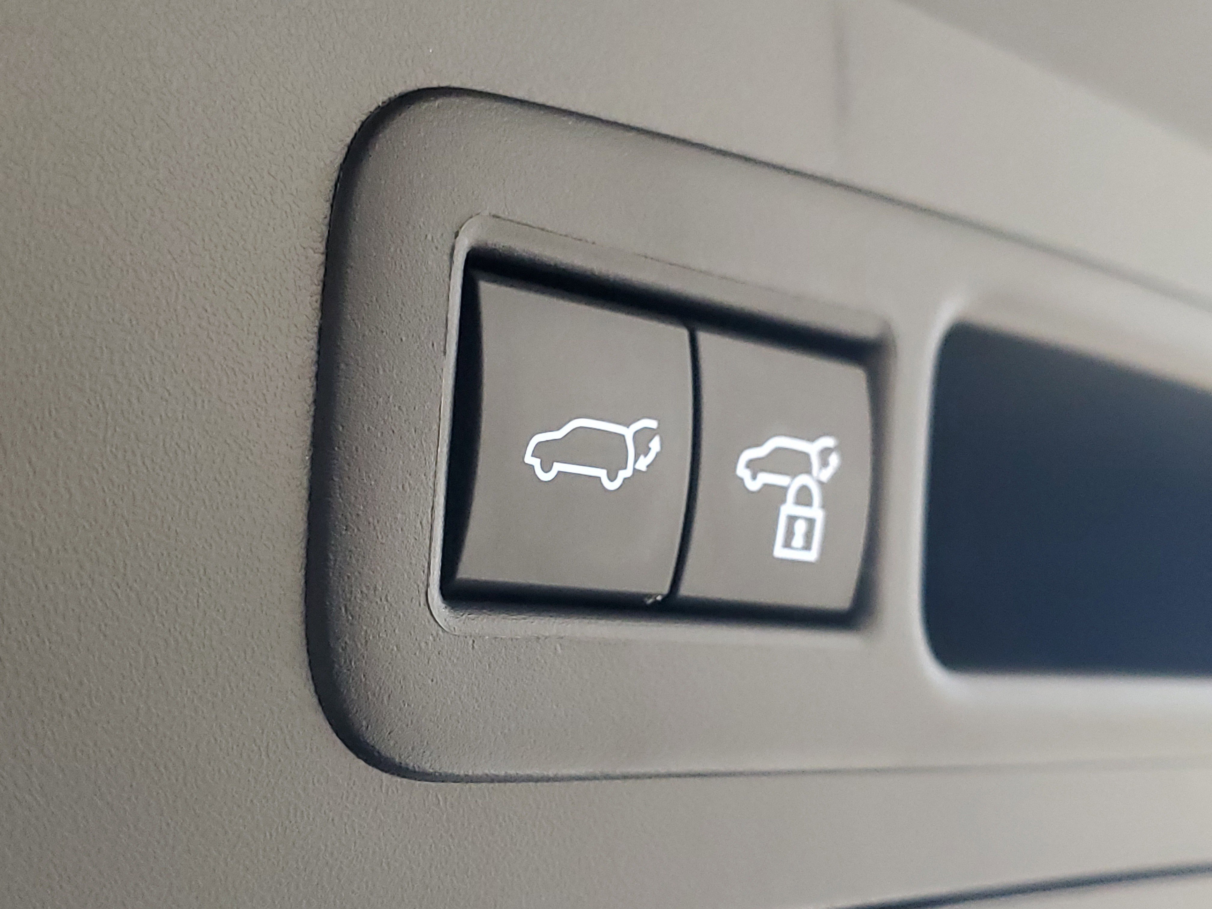 Used 2025 Lexus UX 300h FWD w/ Accessory Package (Z1) image 14