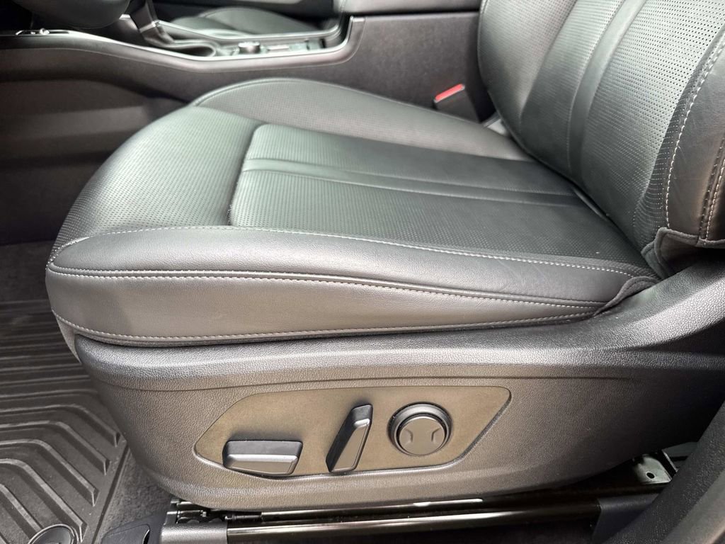 Used 2025 Kia Sorento EX w/ Panoramic Sunroof Package FWD image 18