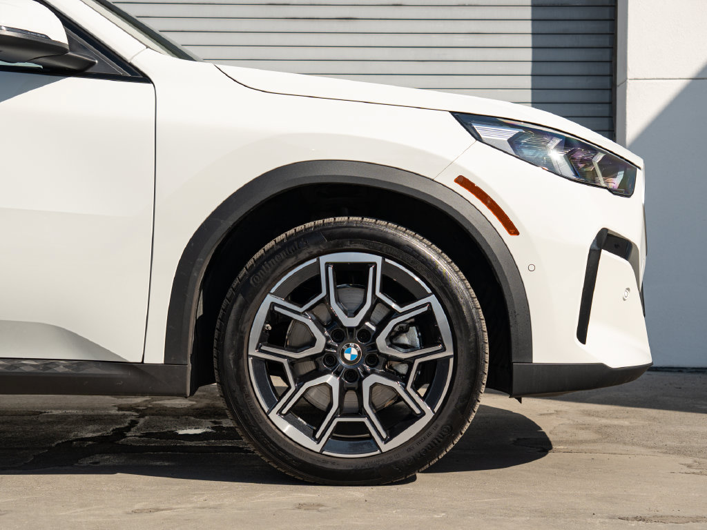 Used 2026 BMW X2 xDrive28i AWD/4WD image 19
