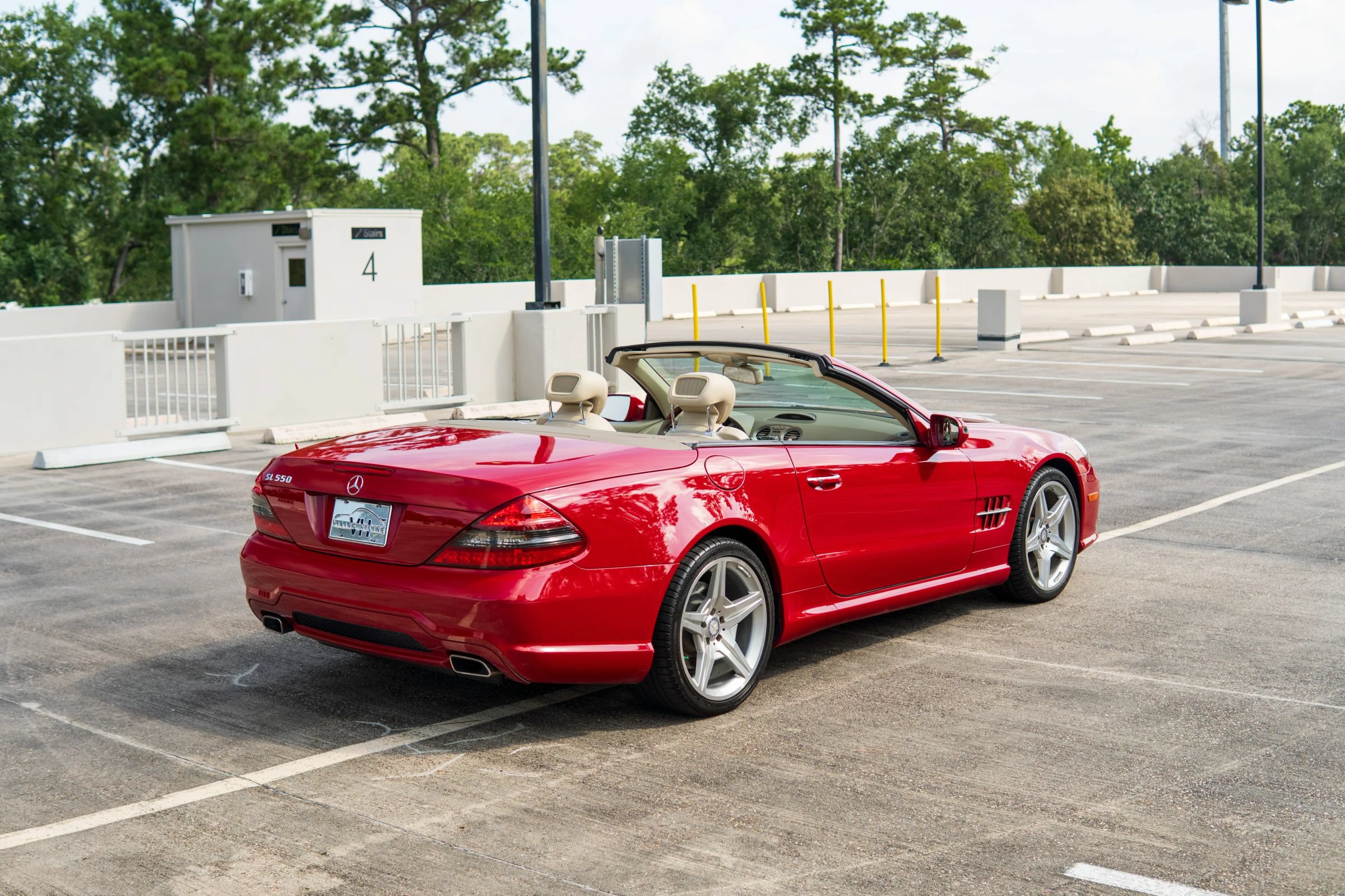 Used 2011 Mercedes-Benz SL 550 image 11