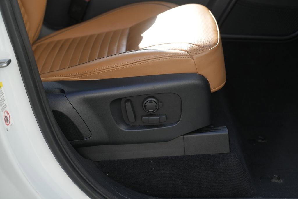 Used 2019 Land Rover Discovery HSE AWD/4WD image 34