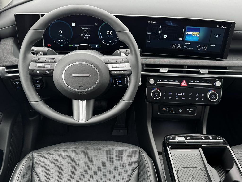 New 2025 Hyundai Tucson Limited image 17