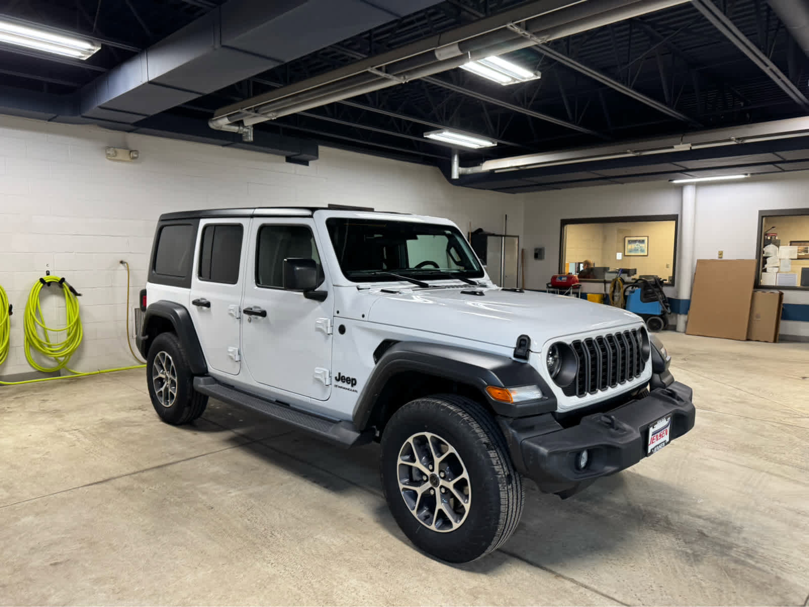 Used 2024 Jeep Wrangler Sport S image 3