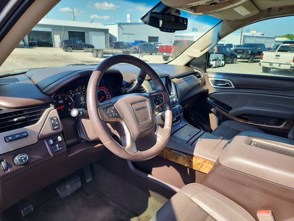Used 2016 GMC Yukon Denali w/ Open Road Package RWD image 11