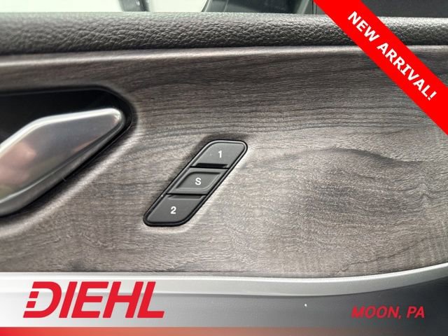 Used 2023 Jeep Grand Cherokee Limited w/ Black Appearance Package image 24