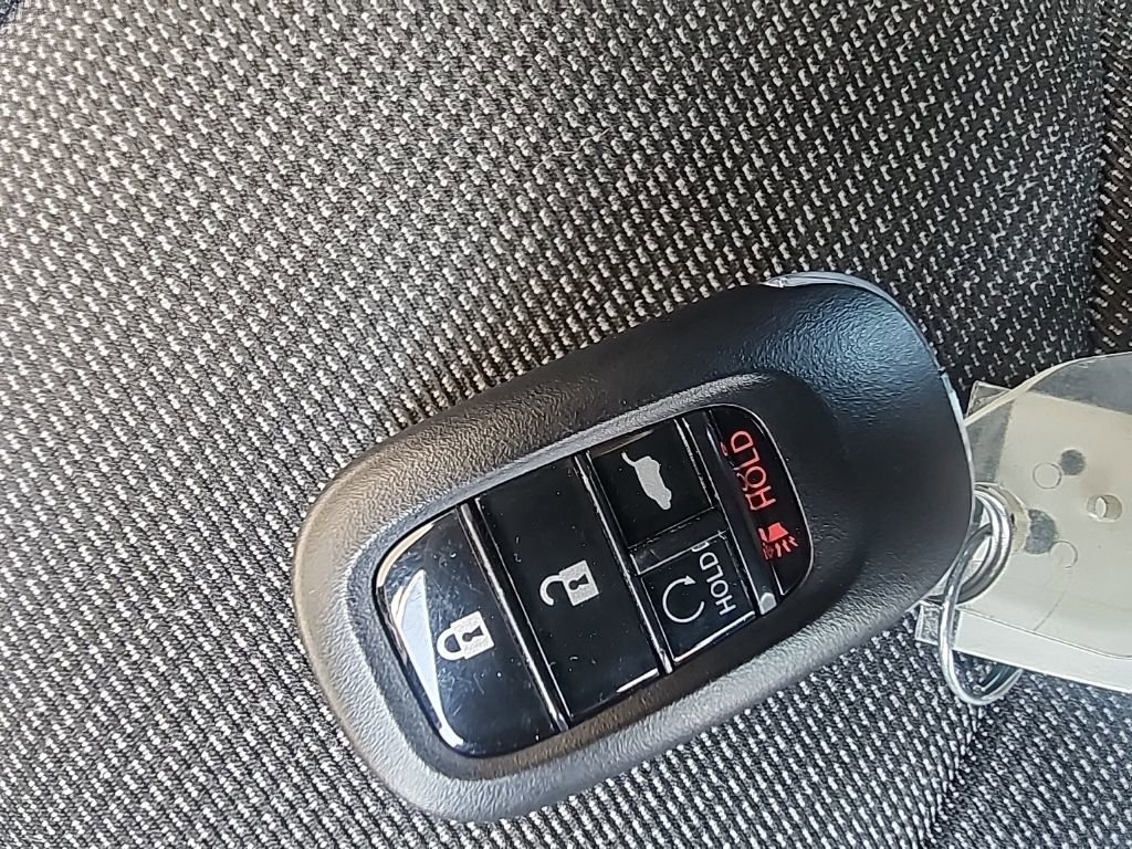 Certified 2025 Honda Pilot Sport image 33