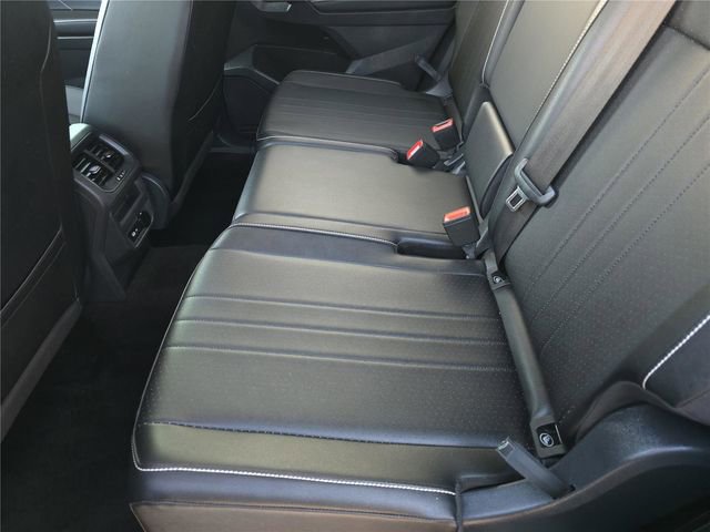 Used 2024 Volkswagen Tiguan SE image 12