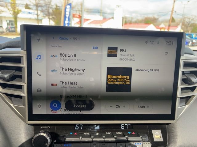 Used 2025 Toyota Tundra Limited image 24