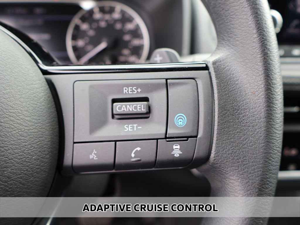 Used 2023 Nissan Rogue SV FWD image 3