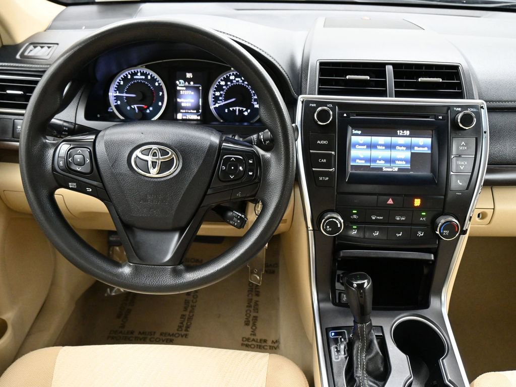 Used 2016 Toyota Camry LE image 4